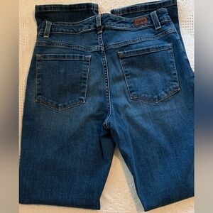 Lee relaxed fit, straight leg, high-rise, five pocket, instantly slimming jeans